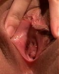 DiamondBeauty18 verfü+gt über e9inge große schöpne wohlgeformte Fotze. Private Fotzenaufnahmen, auch als Nahaufnahme.